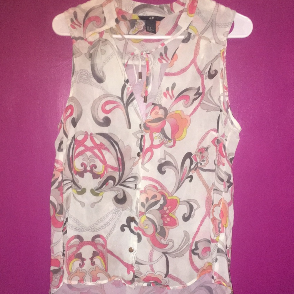 BUTTON UP SLEEVELESS TOP
